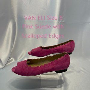Van Eli Suede Flats with Scalloped Edges    Size 8 M